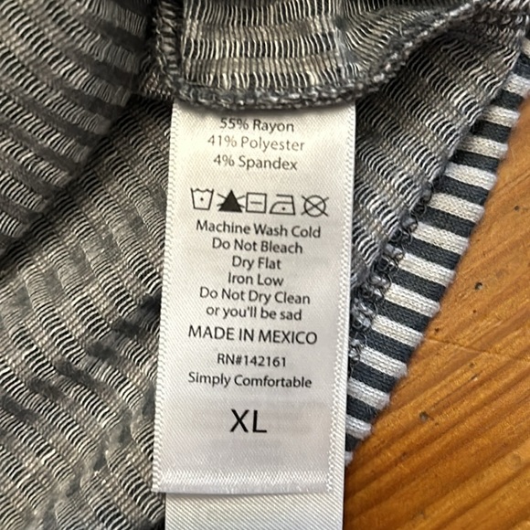 NWT LulaRoe Courtney Polo shirt - Picture 4 of 4